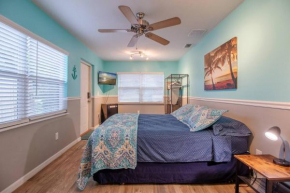The Mermaid Suite By Dt Orlando With Kitchenette!